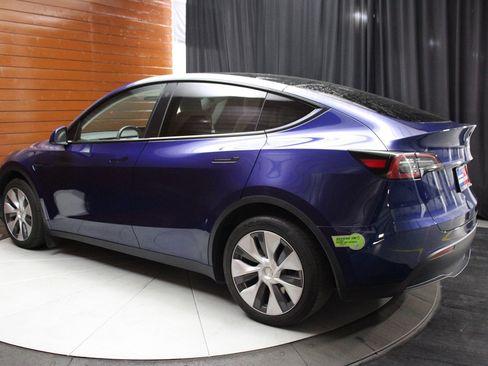 Used 2023 Tesla Model Y Long Range image 8