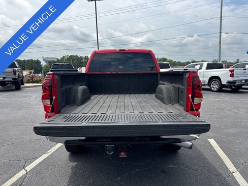 Used 2006 Chevrolet Silverado 2500 LT w/ Heavy-Duty Power Package RWD image 19