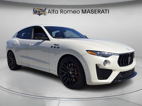 Used 2022 Maserati Levante Modena image 10