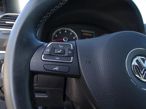 Used 2015 Volkswagen Eos Final Edition image 16