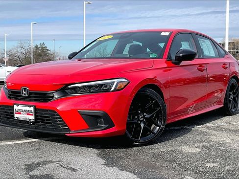 Used 2024 Honda Civic Sport image 1