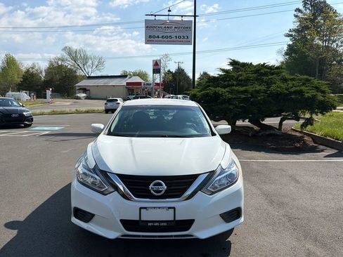 Used 2016 Nissan Altima 2.5 S w/ Power Driver Seat Package FWD image 2