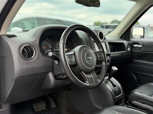 Used 2017 Jeep Patriot High Altitude AWD/4WD image 11
