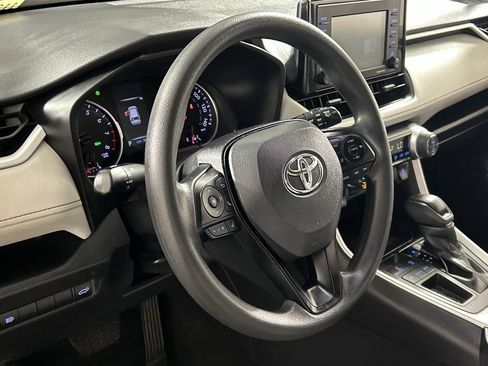 Used 2022 Toyota RAV4 XLE image 14