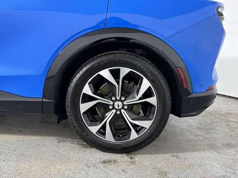 Used 2022 Ford Mustang Mach-E Premium image 5