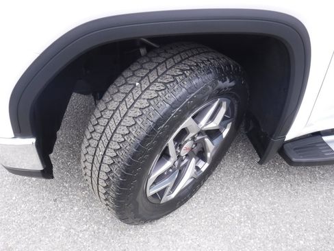 Used 2023 GMC Sierra 1500 SLT image 27