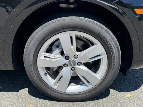 Used 2019 Audi Q5 2.0T Premium Plus w/ Premium Plus Package AWD/4WD image 9