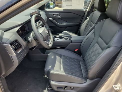 New 2026 Nissan Rogue Platinum AWD/4WD image 19