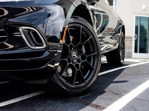 Used 2021 Aston Martin DBX AWD/4WD image 2