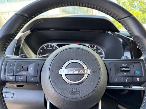 Used 2025 Nissan Pathfinder SV AWD/4WD image 30