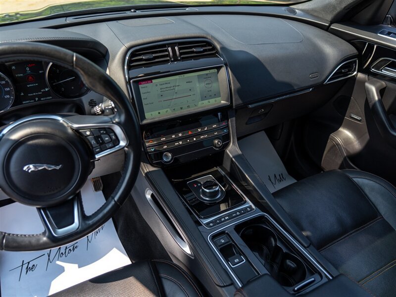 Used 2019 Jaguar F-PACE Prestige AWD/4WD image 35