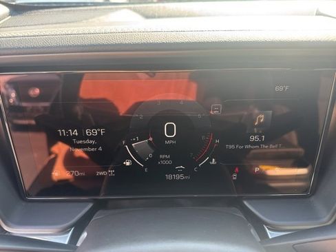 Used 2025 GMC Terrain Elevation image 13