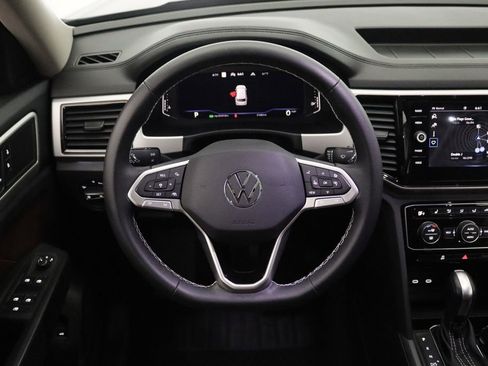 Used 2023 Volkswagen Atlas SEL AWD/4WD image 17
