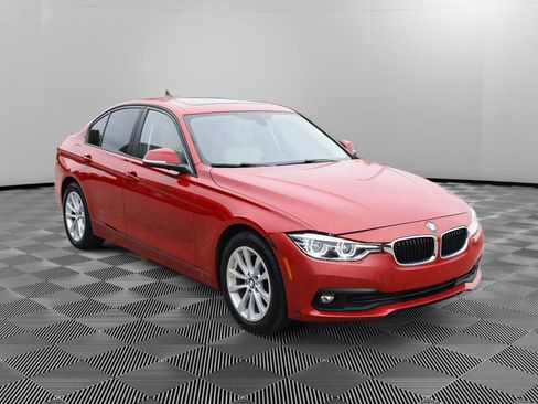 Used 2018 BMW 320i xDrive Sedan AWD/4WD image 12