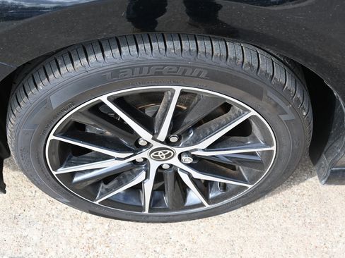 Used 2023 Toyota Camry SE FWD image 7