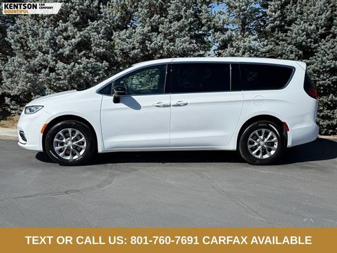 Used 2026 Chrysler Pacifica Limited AWD/4WD image 3