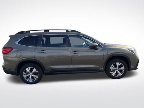Used 2024 Subaru Ascent Premium w/ Convenience Package image 7