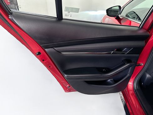 Used 2025 MAZDA MAZDA3 s image 28