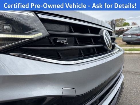 Certified 2023 Volkswagen Tiguan SE R-Line AWD/4WD image 28