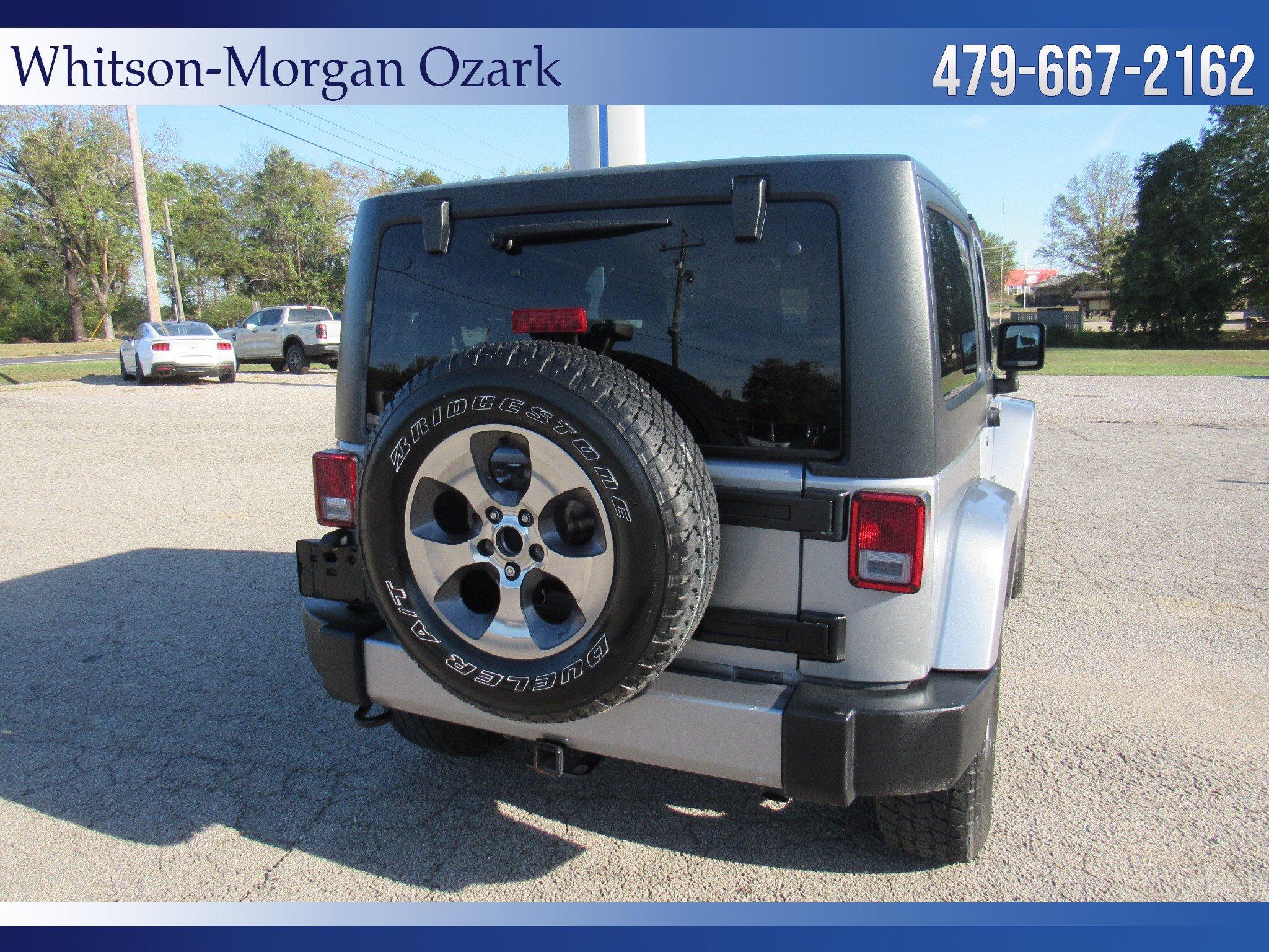 Used 2016 Jeep Wrangler Sahara w/ Connectivity Group AWD/4WD image 11