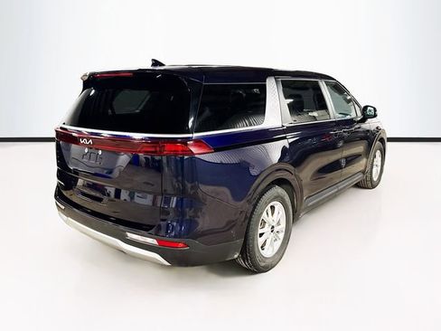 Used 2024 Kia Carnival LX image 7