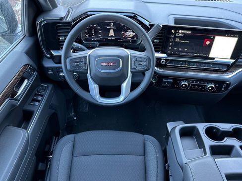 New 2025 GMC Sierra 1500 Elevation image 13