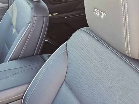 Used 2025 Buick Enclave Sport Touring image 24