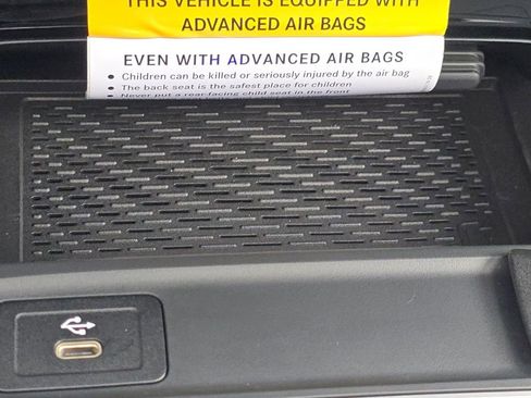 New 2026 Mercedes-Benz GLB 250 4MATIC image 32