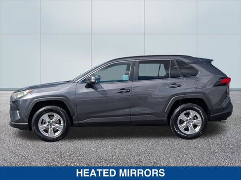 Used 2019 Toyota RAV4 XLE FWD image 2