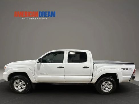 Used 2015 Toyota Tacoma PreRunner w/ TRD Off-Road Package RWD image 2