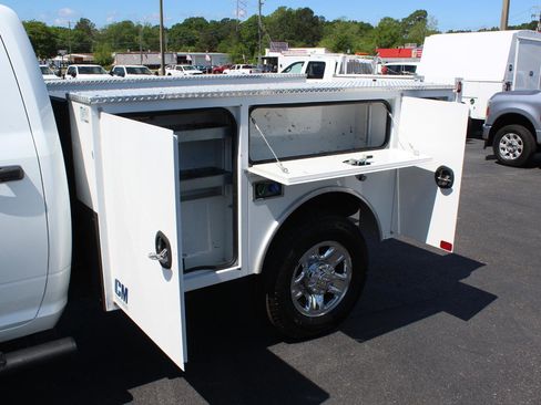 Used 2024 RAM 2500 Tradesman w/ Chrome Appearance Group AWD/4WD image 19