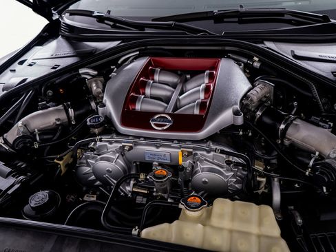 Used 2021 Nissan GT-R Premium image 60