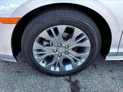 Used 2025 Honda Odyssey Touring image 7