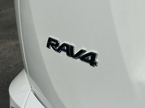 Used 2017 Toyota RAV4 LE w/ All Weather Liner Package AWD/4WD image 6