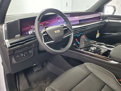 New 2026 Cadillac Escalade Luxury w/ LPO, Radiant Package image 13