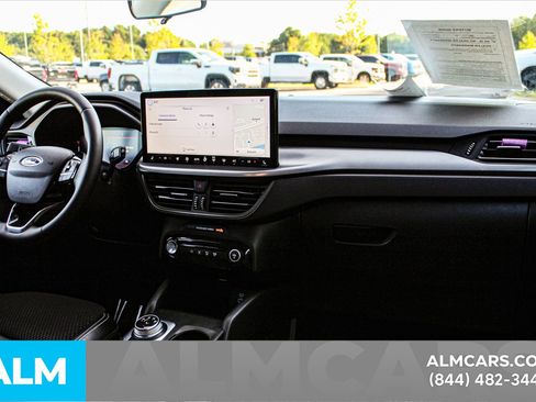 Used 2023 Ford Escape SE image 24