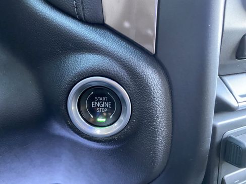 Used 2023 Chevrolet Silverado 3500 High Country image 28