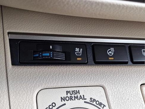 Used 2014 Lexus ES 350 w/ Luxury Package FWD image 23
