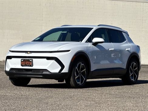 New 2026 Chevrolet Equinox EV LT image 8