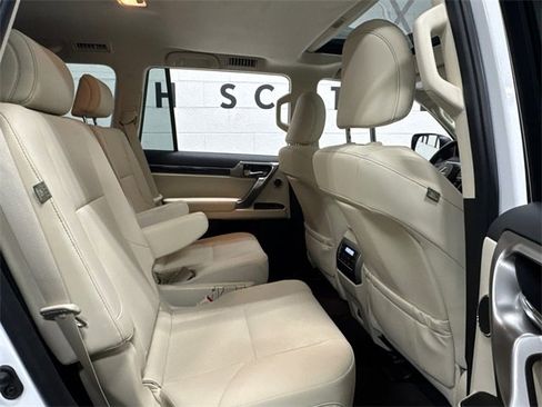 Used 2023 Lexus GX 460 Premium image 8