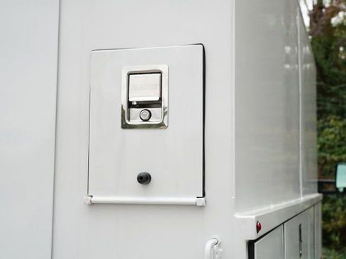 Used 2023 Mercedes-Benz Sprinter 3500 image 23