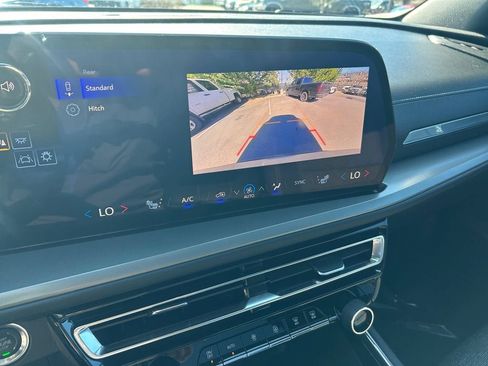 Used 2025 Chevrolet Traverse LT w/ Sun and Wheel Package AWD/4WD image 19