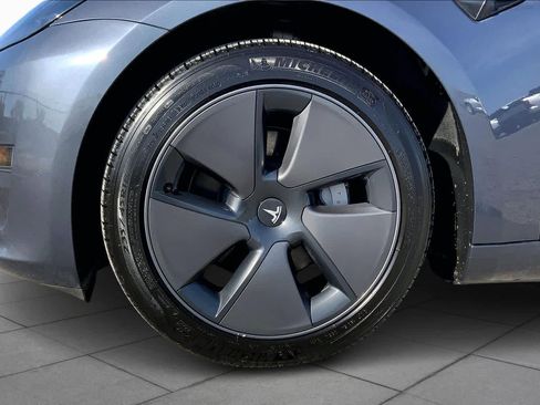 Used 2023 Tesla Model 3 Standard Range image 10