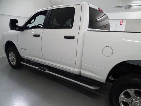 Certified 2025 RAM 2500 Big Horn AWD/4WD image 17