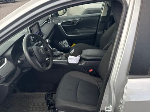 Used 2024 Toyota RAV4 LE AWD/4WD image 15