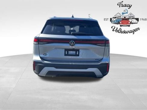 New 2025 Volkswagen Tiguan SE image 6