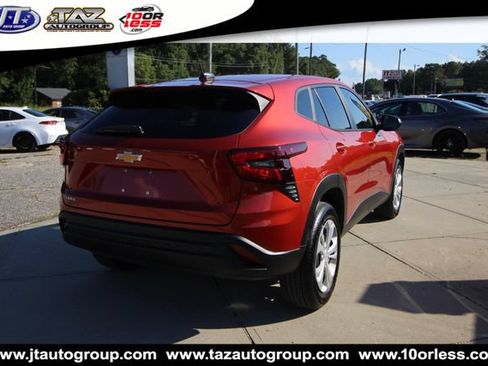 Used 2024 Chevrolet Trax LS FWD image 7