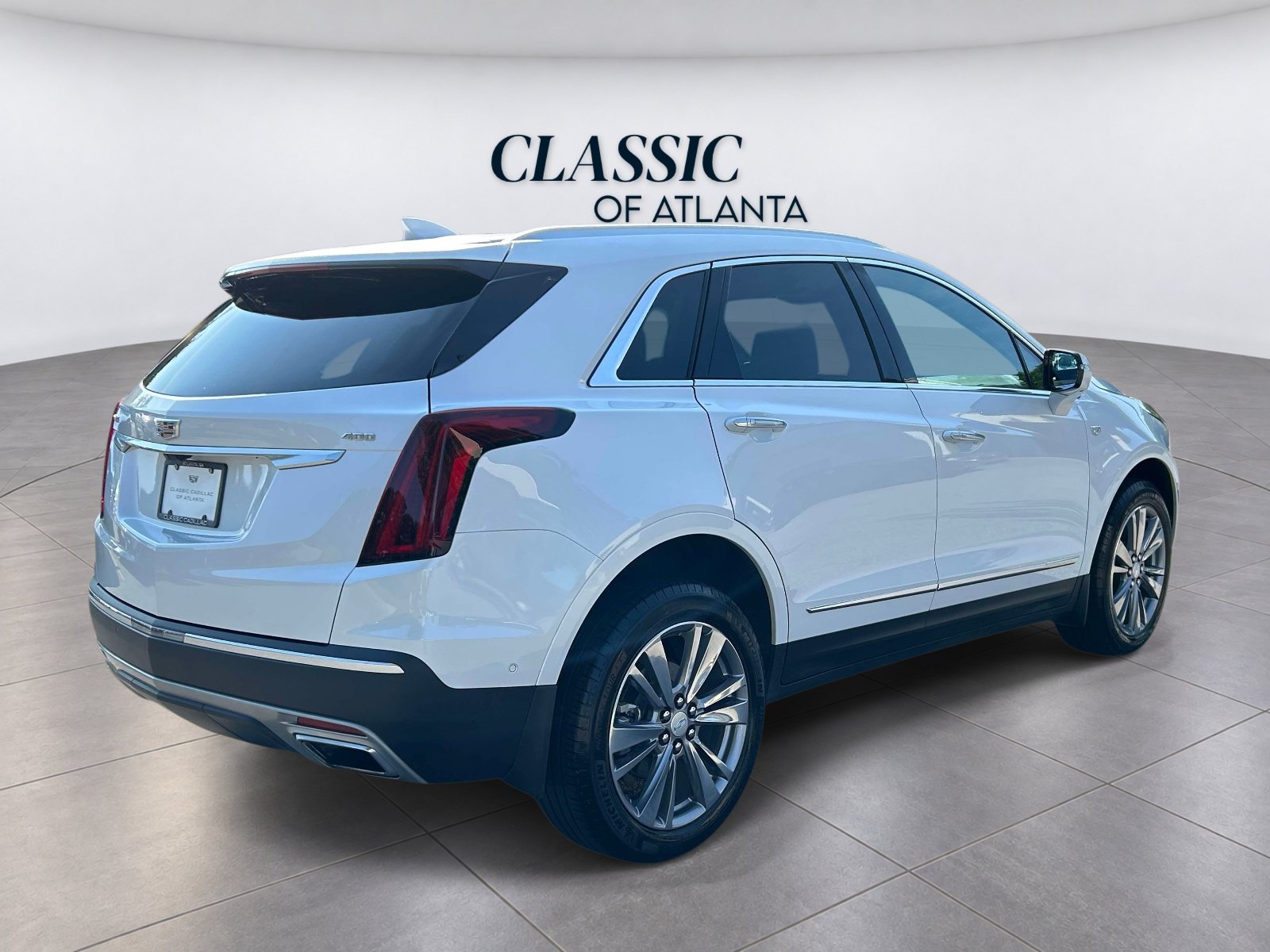 Certified 2025 Cadillac XT5 Premium Luxury w/ Technology Package FWD image 5