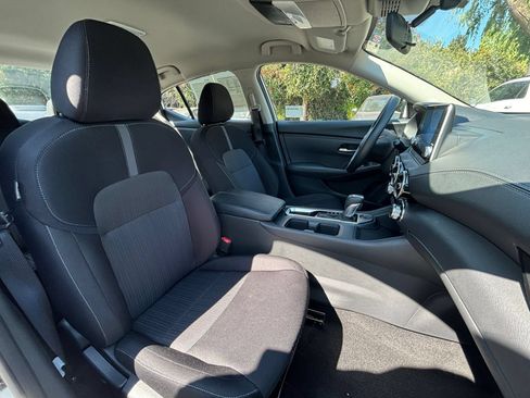 Used 2025 Nissan Sentra SV FWD image 34