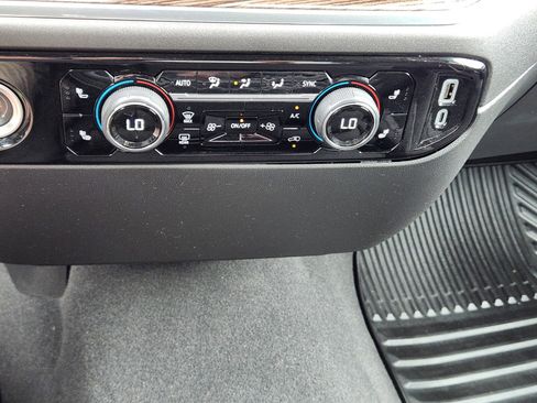 Used 2024 Chevrolet Silverado 1500 LT image 14